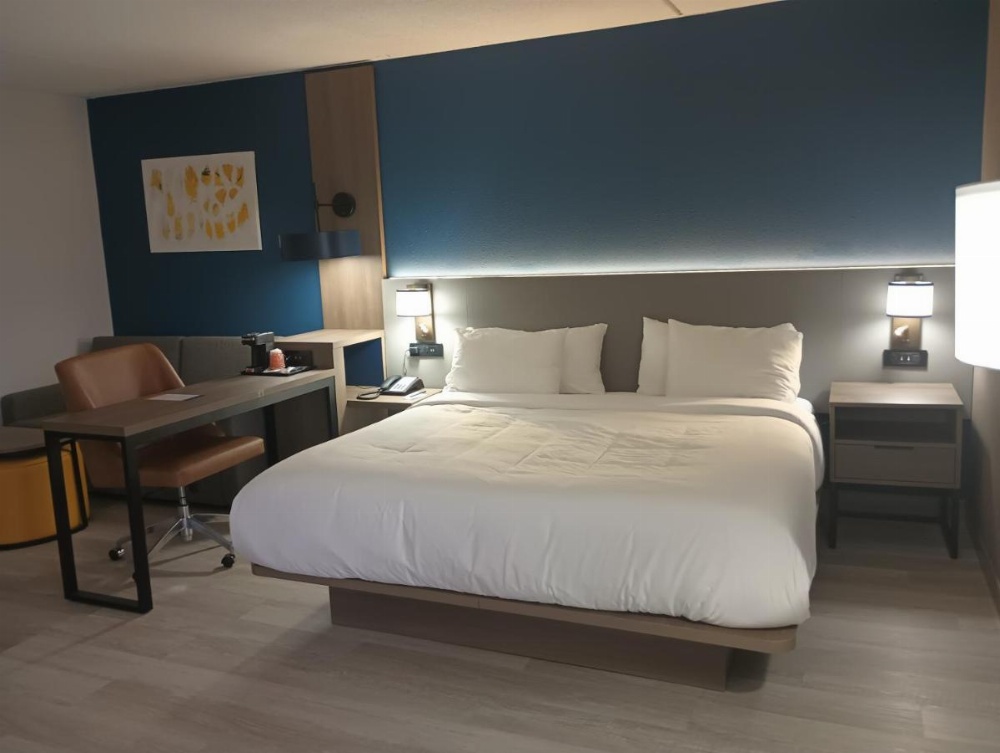 Room image 4
