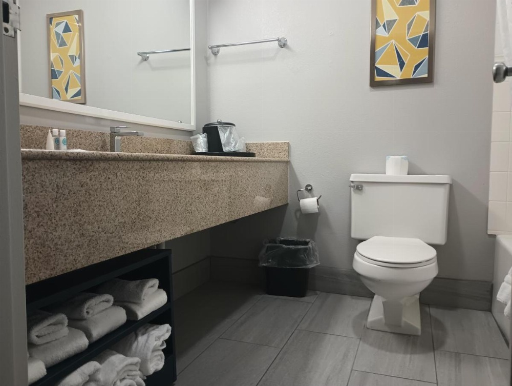 Room image 3